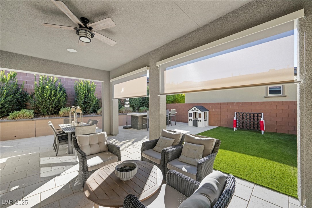 6833 Desert Crimson Street