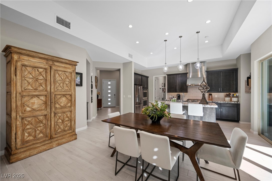 6833 Desert Crimson Street