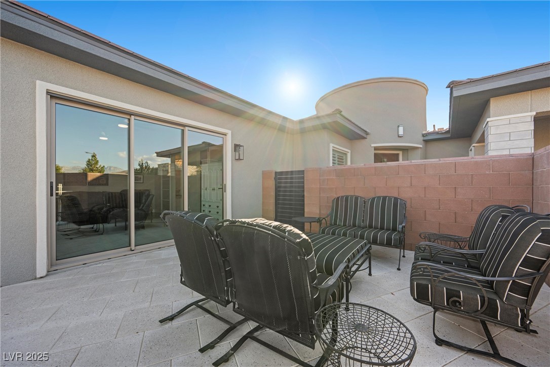 6833 Desert Crimson Street