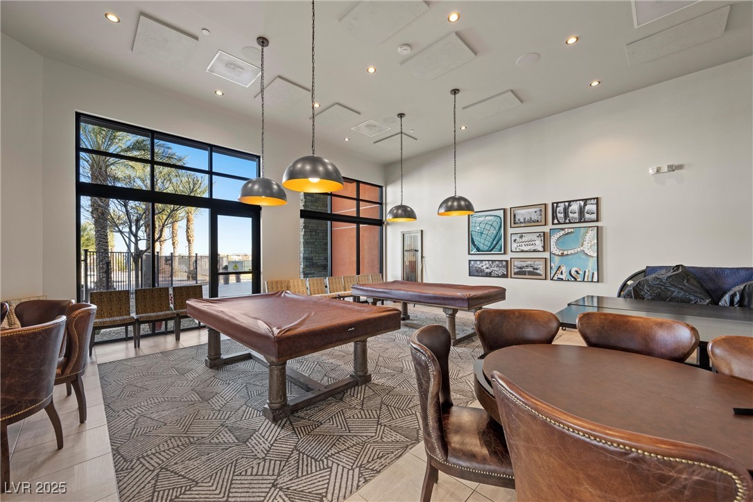 6833 Desert Crimson Street