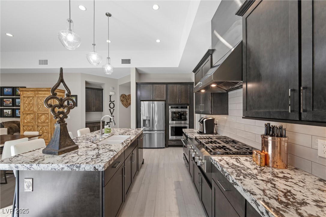 6833 Desert Crimson Street