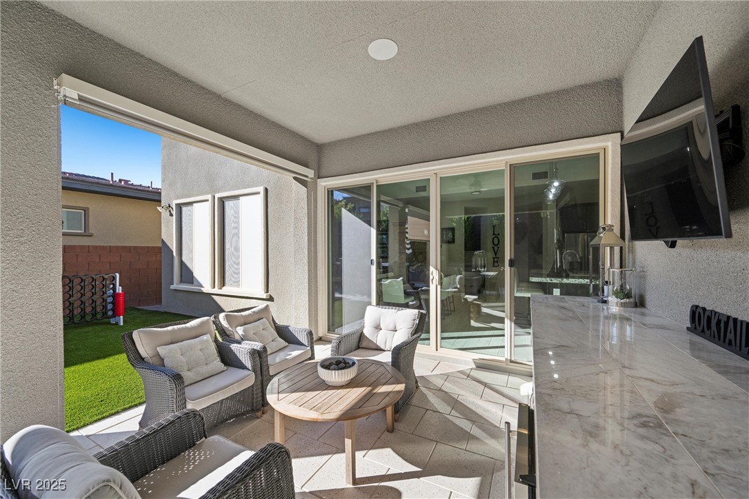 6833 Desert Crimson Street
