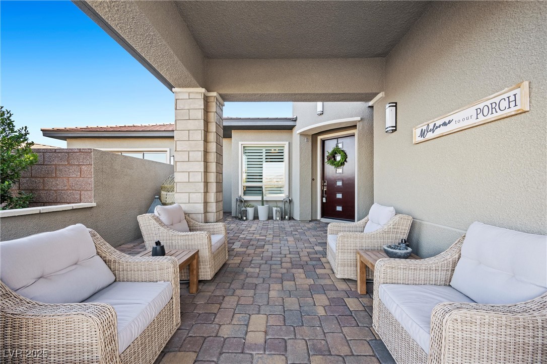 6833 Desert Crimson Street