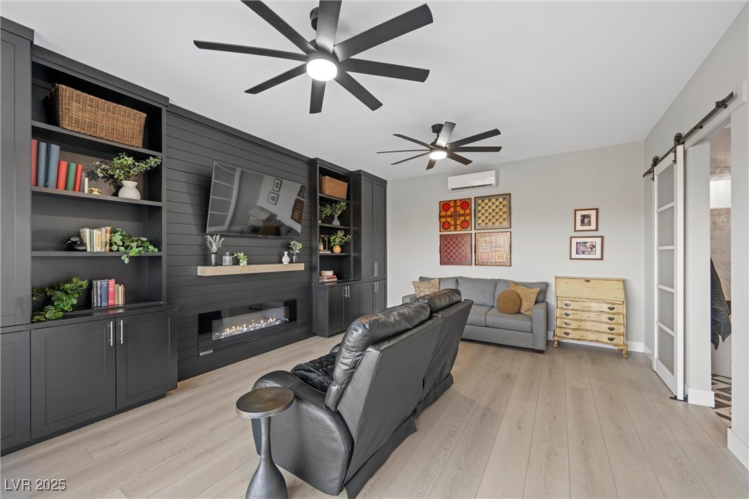 6833 Desert Crimson Street