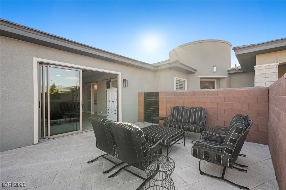 6833 Desert Crimson Street