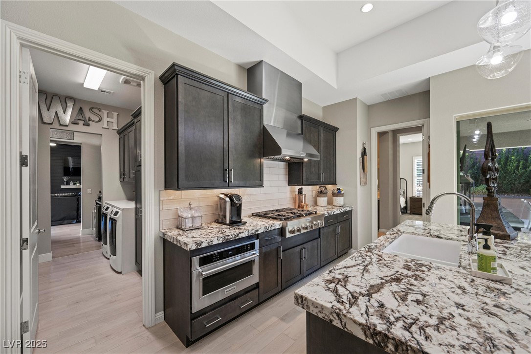 6833 Desert Crimson Street