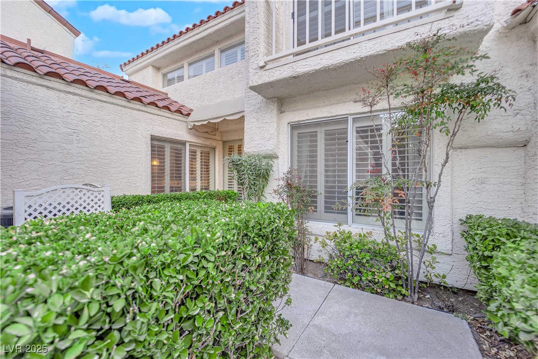 6948 Emerald Springs Lane