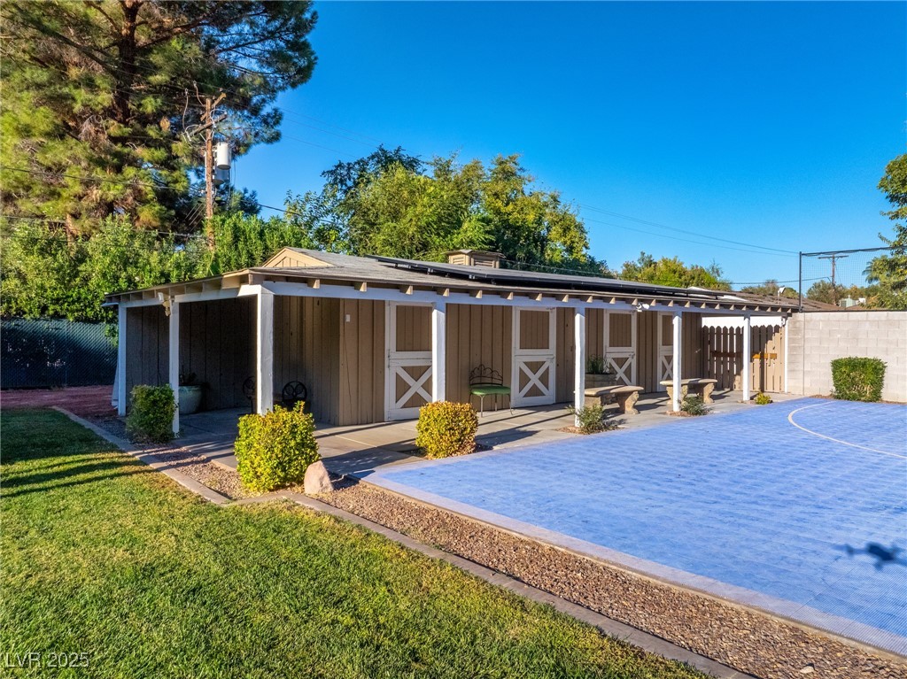 330 Rancho Circle