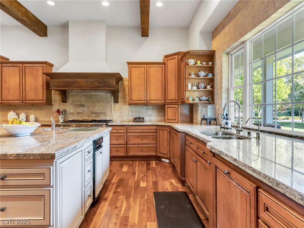 330 Rancho Circle