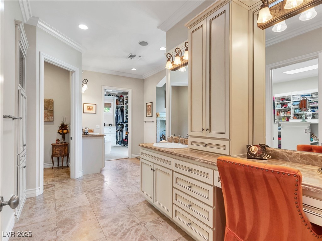 330 Rancho Circle