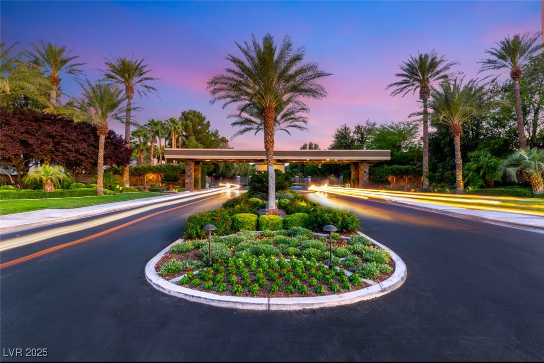 2293 Buckingham Court