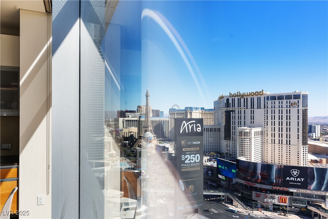 3722 Las Vegas Boulevard 2204