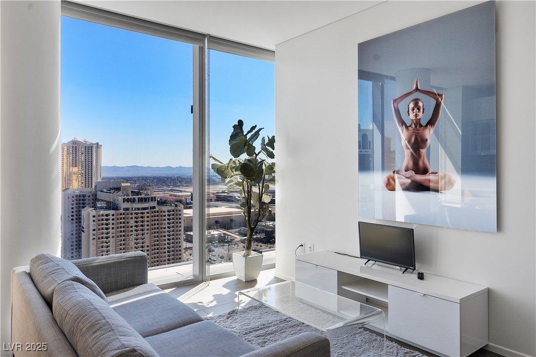 3722 Las Vegas Boulevard 2204