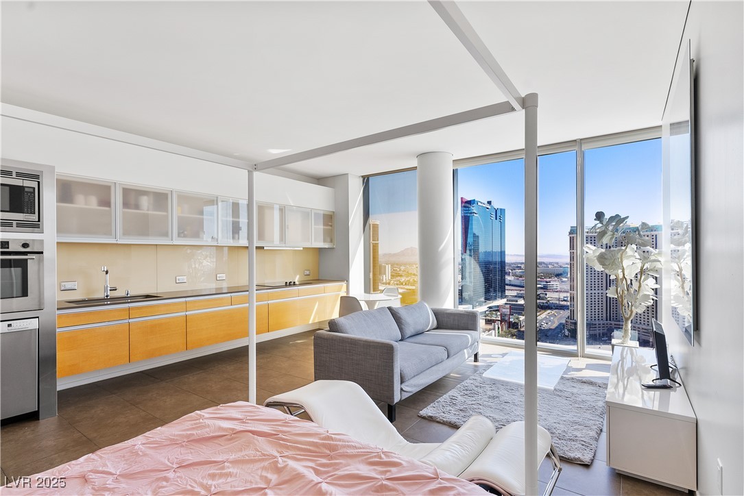 3722 Las Vegas Boulevard 2204