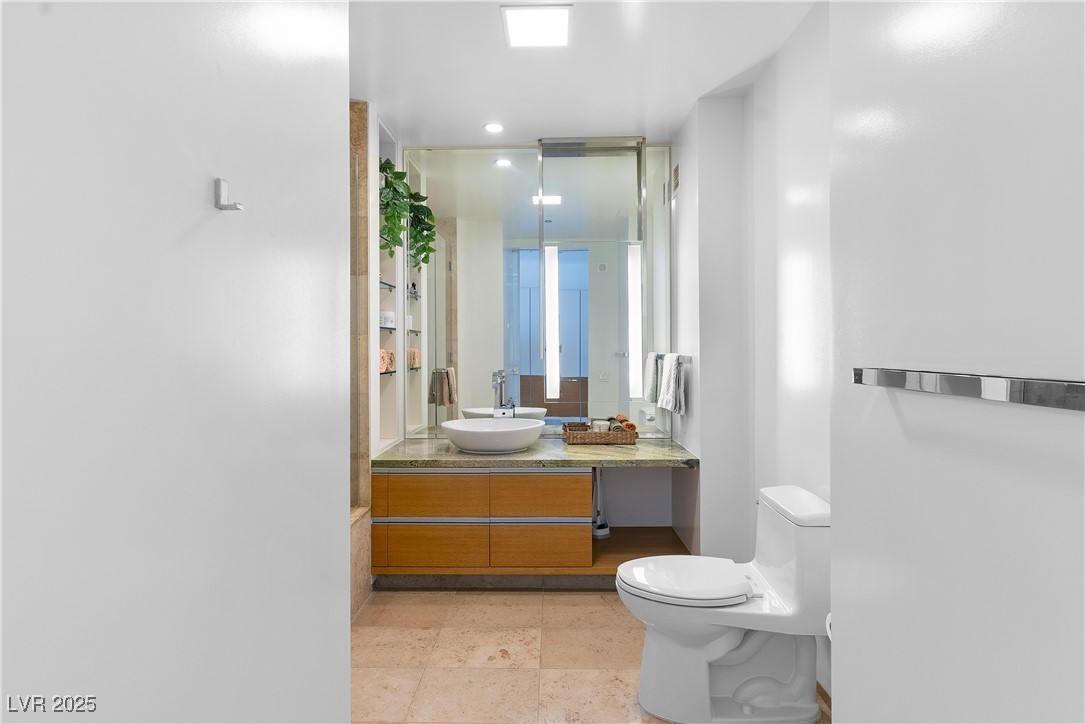 3722 Las Vegas Boulevard 2204