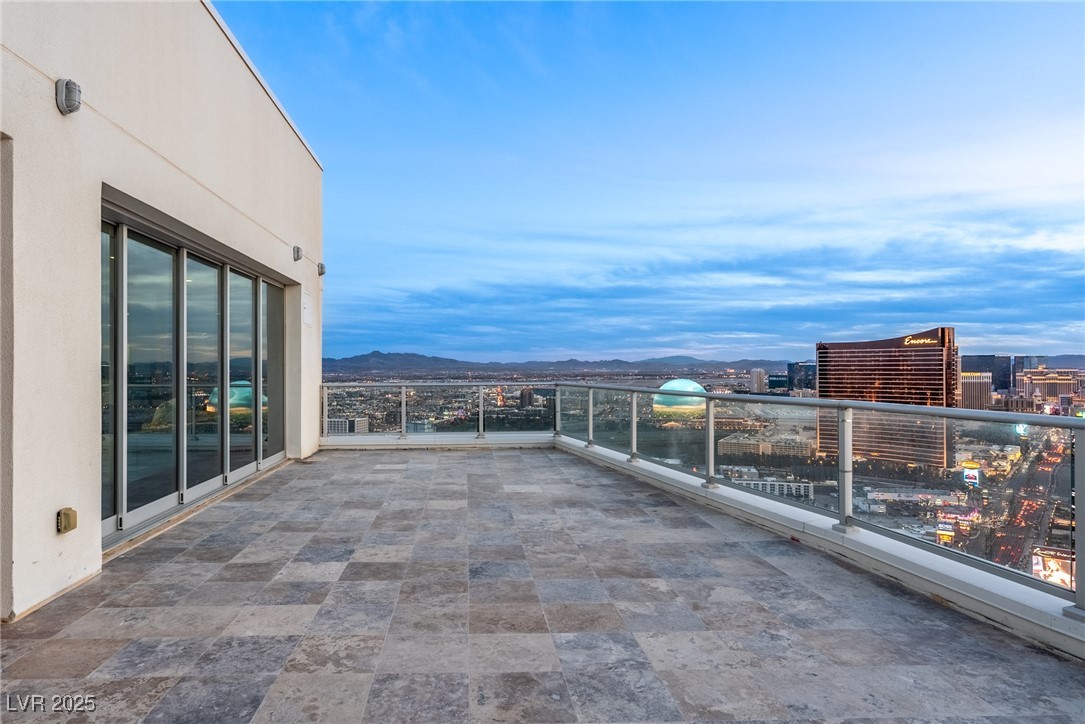2700 Las Vegas Boulevard 4306