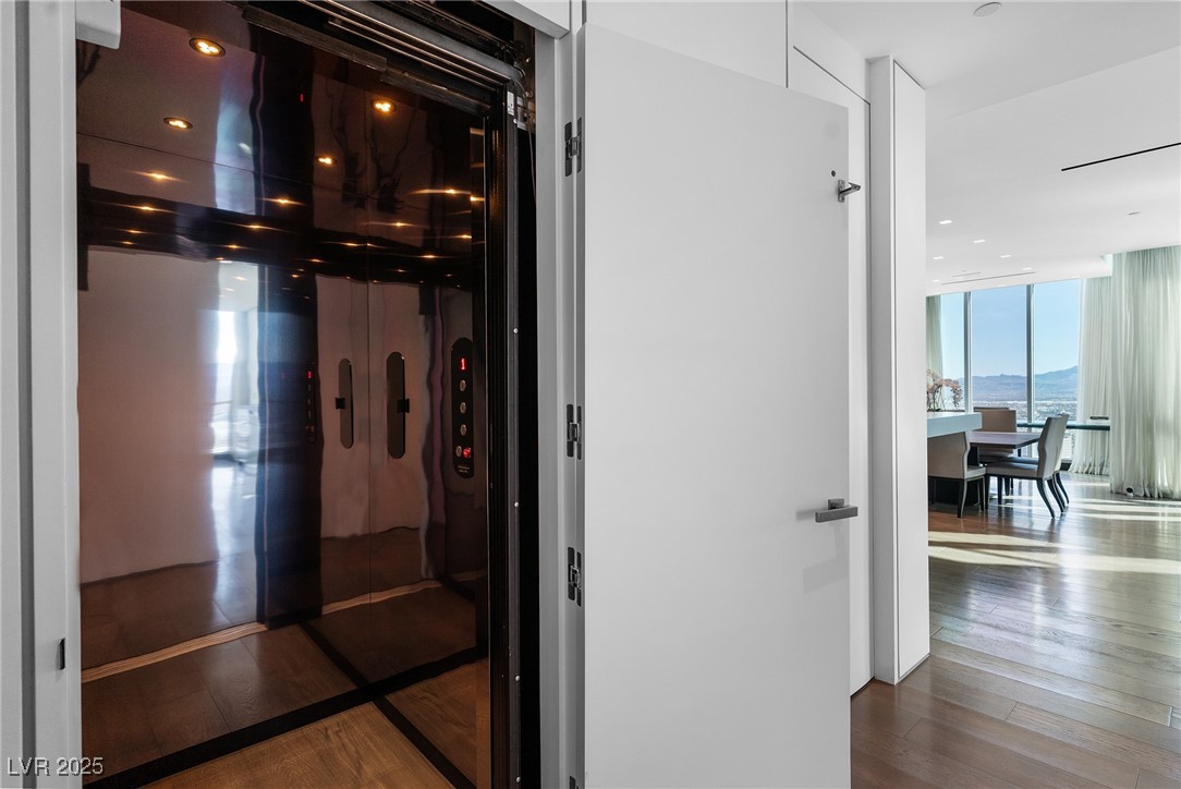 2700 Las Vegas Boulevard 4306