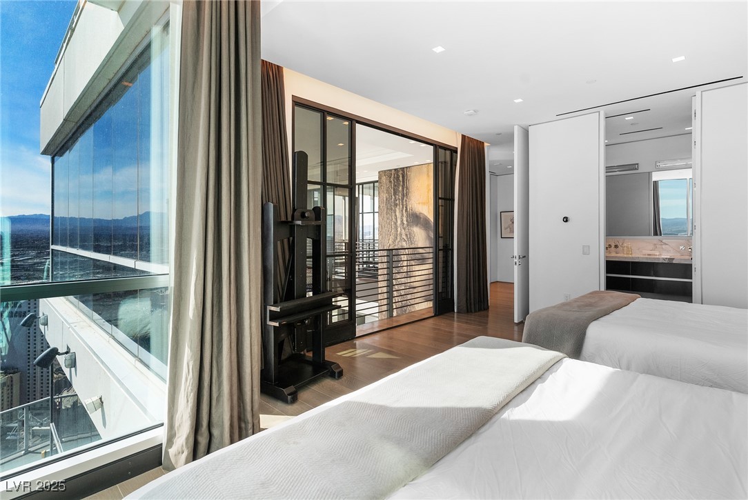2700 Las Vegas Boulevard 4306