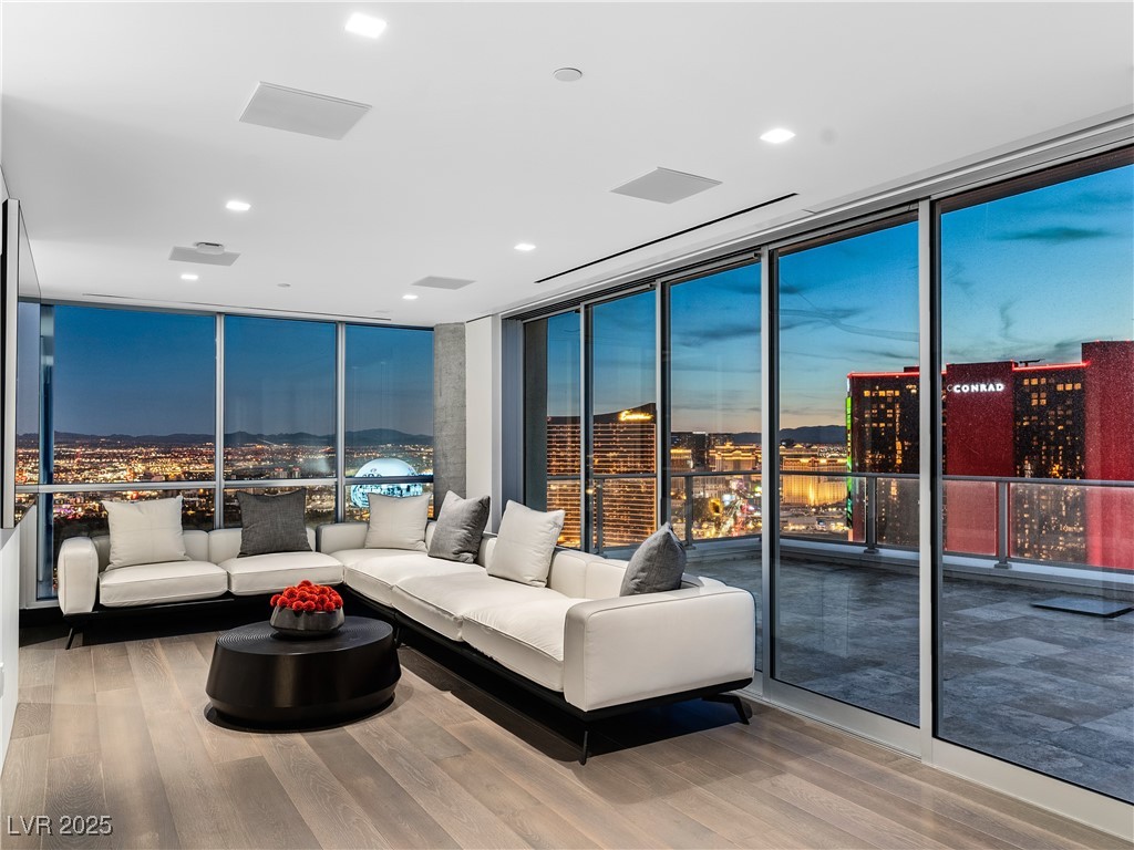 2700 Las Vegas Boulevard 4306