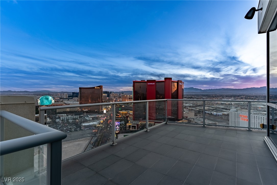 2700 Las Vegas Boulevard 4306