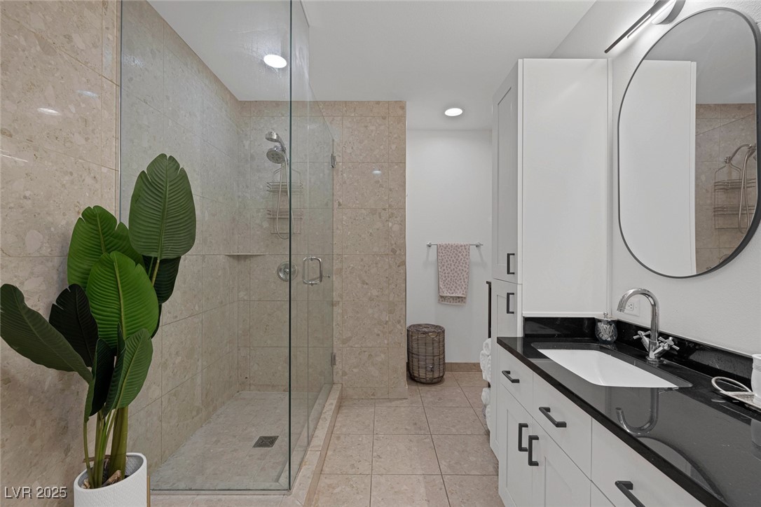 4525 Dean Martin Drive 2205