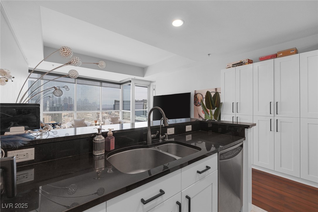 4525 Dean Martin Drive 2205