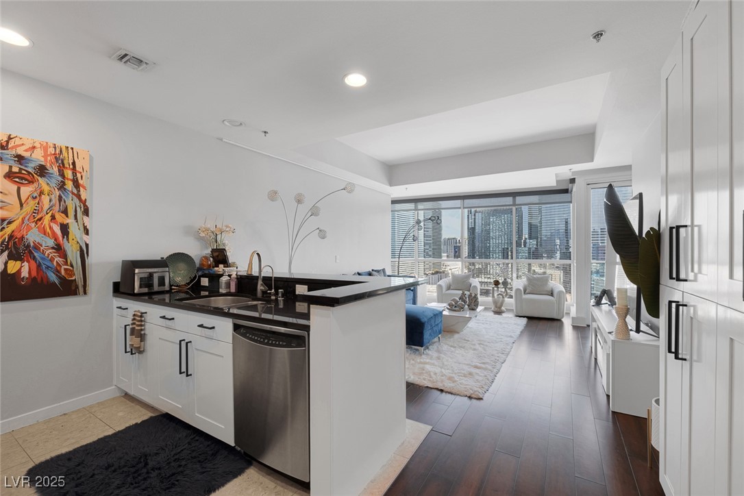 4525 Dean Martin Drive 2205