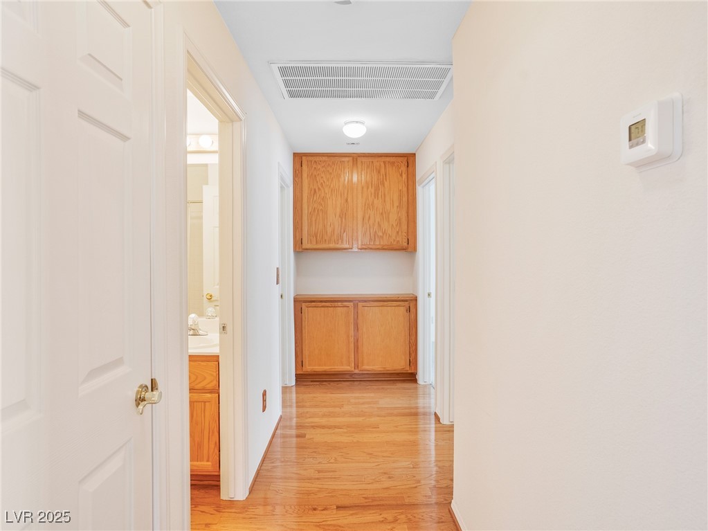 2802 Via Avanti Street