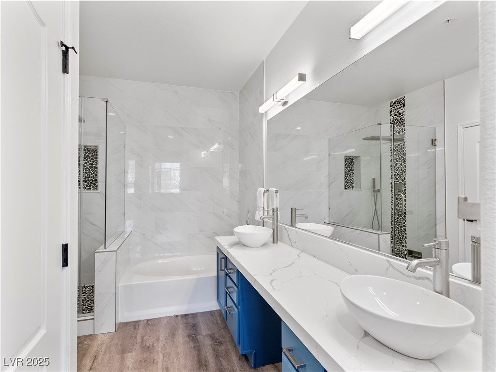 2325 Windmill Parkway 1711