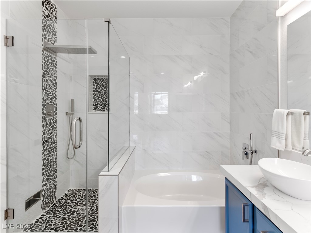 2325 Windmill Parkway 1711