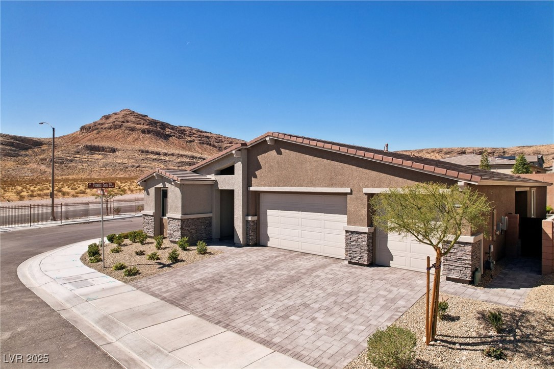10087 Flink Creek Street