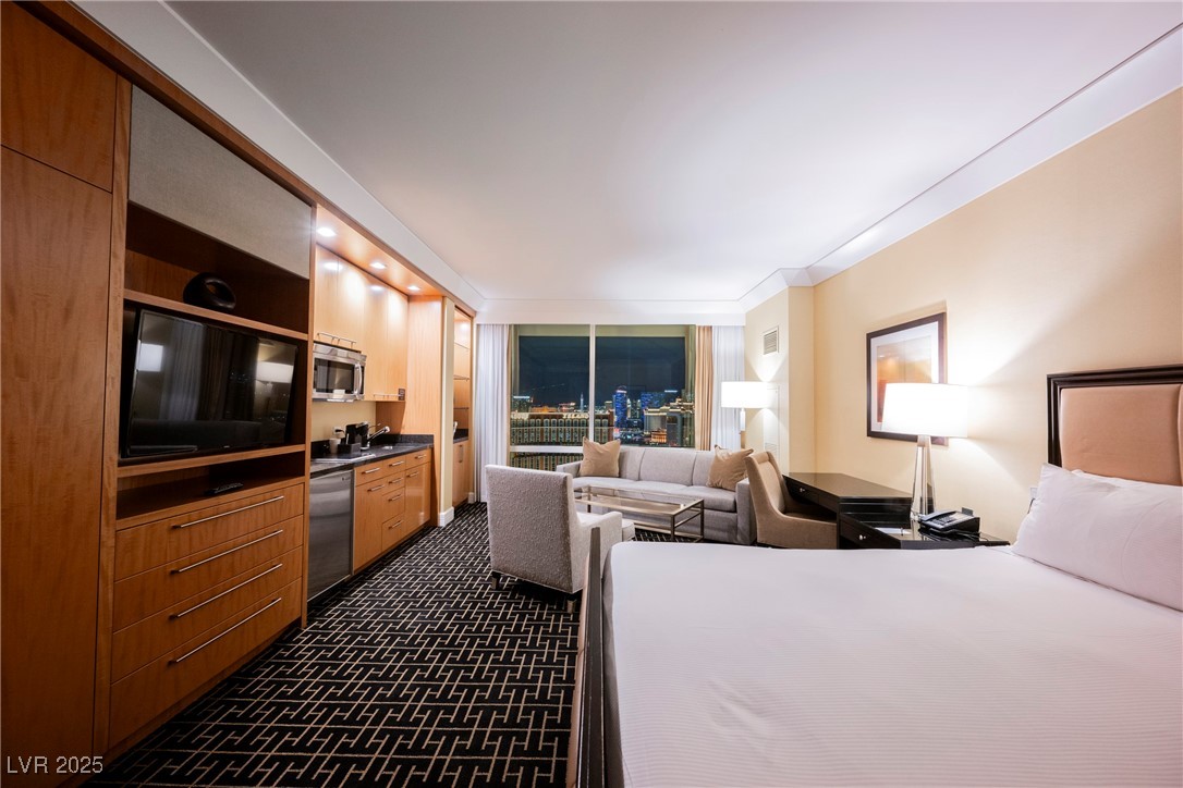 2000 North Fashion Show Drive 4301