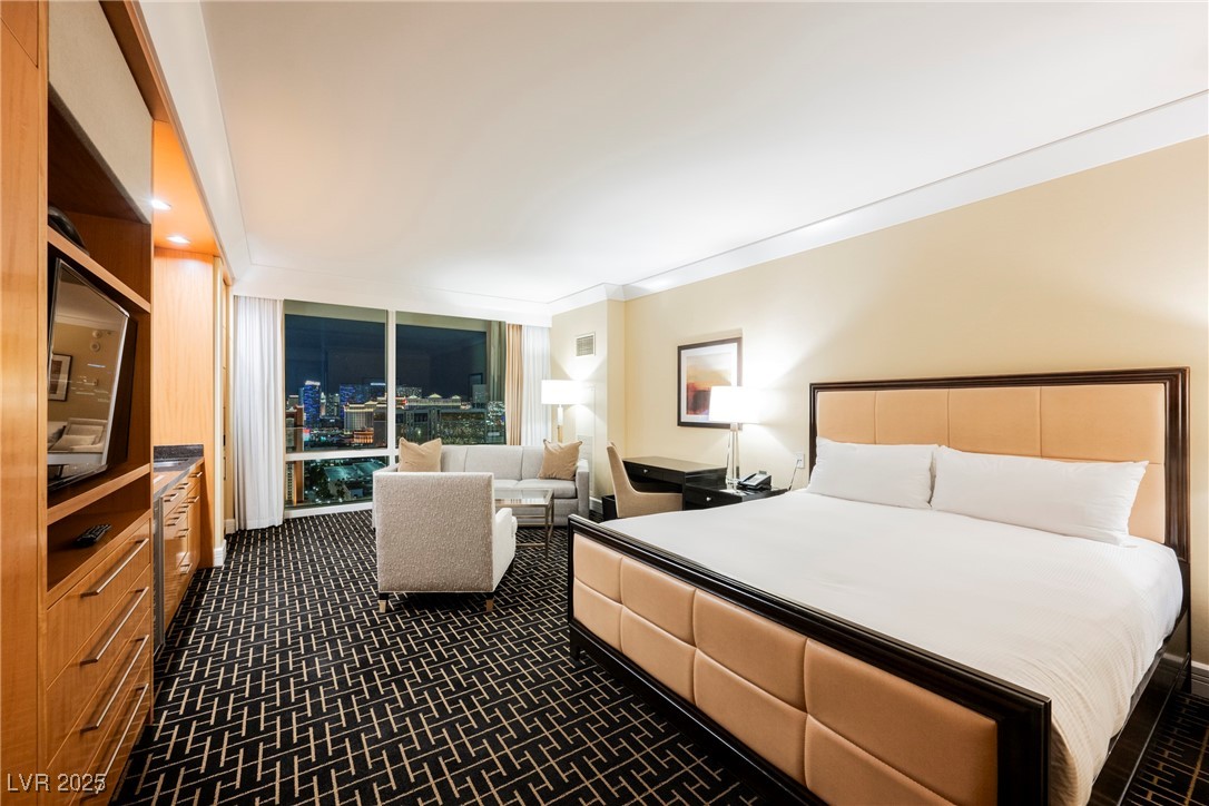 2000 North Fashion Show Drive 4301