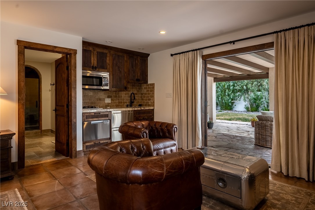 1450 Rancho Circle