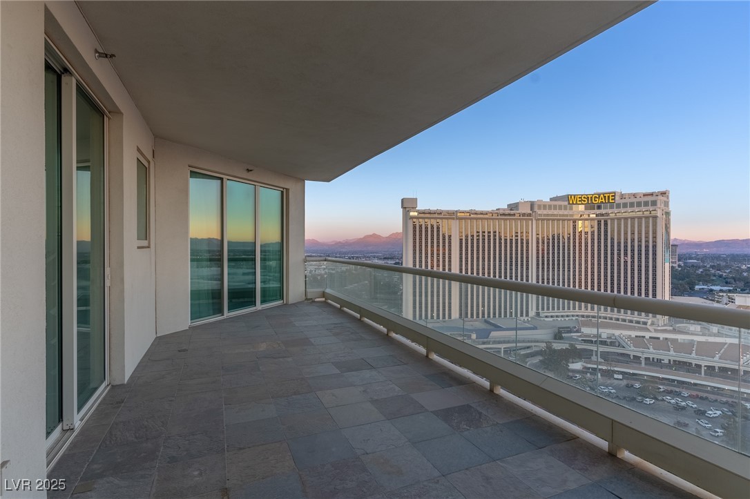 2857 Paradise Road 2203
