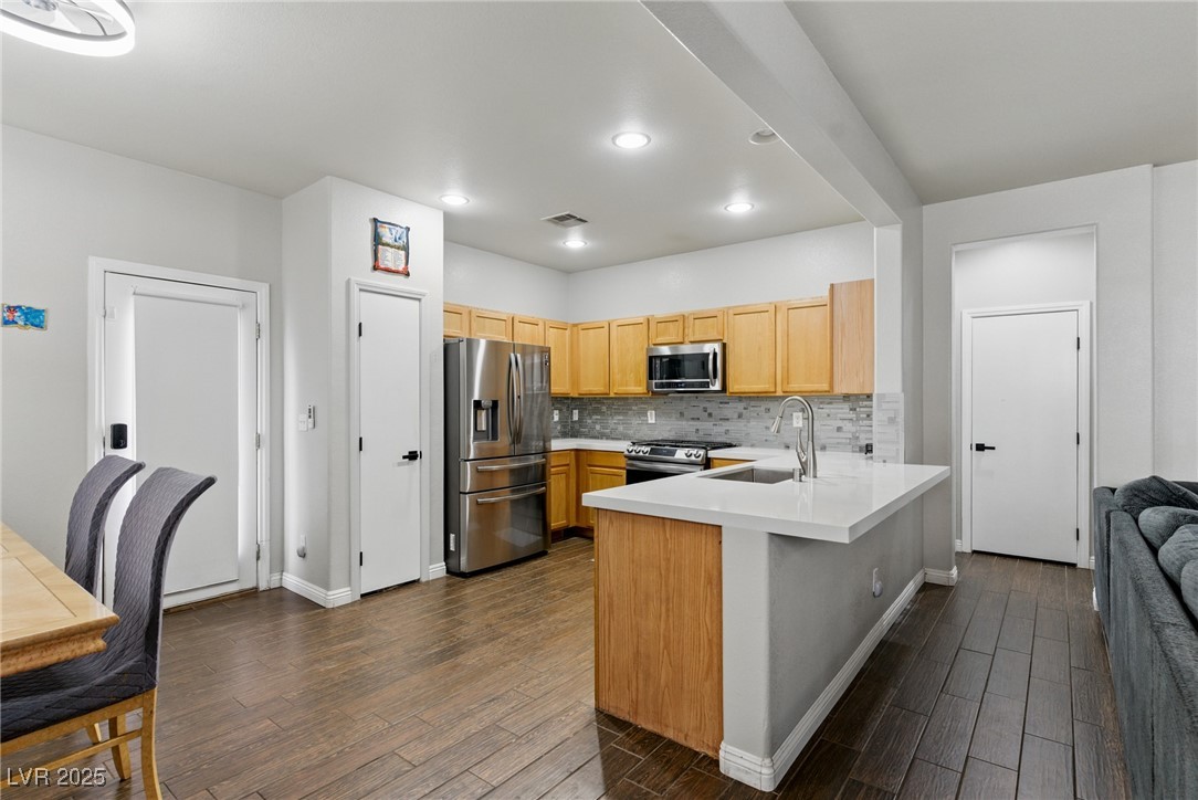 325 Arrowbird Avenue