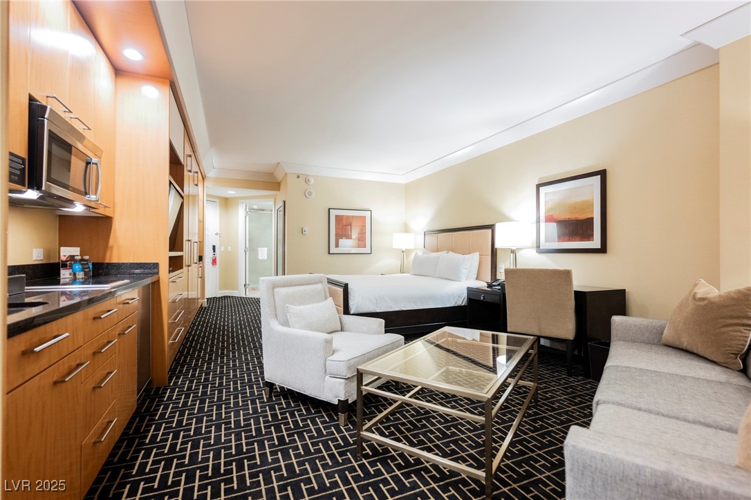 2000 North Fashion Show Drive 4200