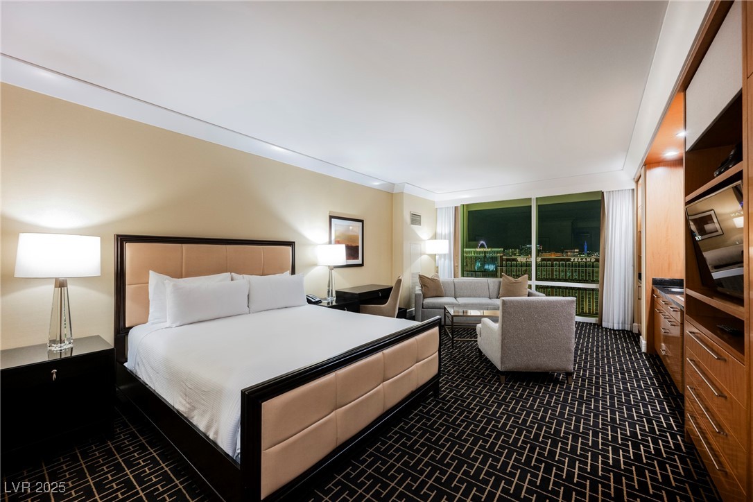 2000 North Fashion Show Drive 4200