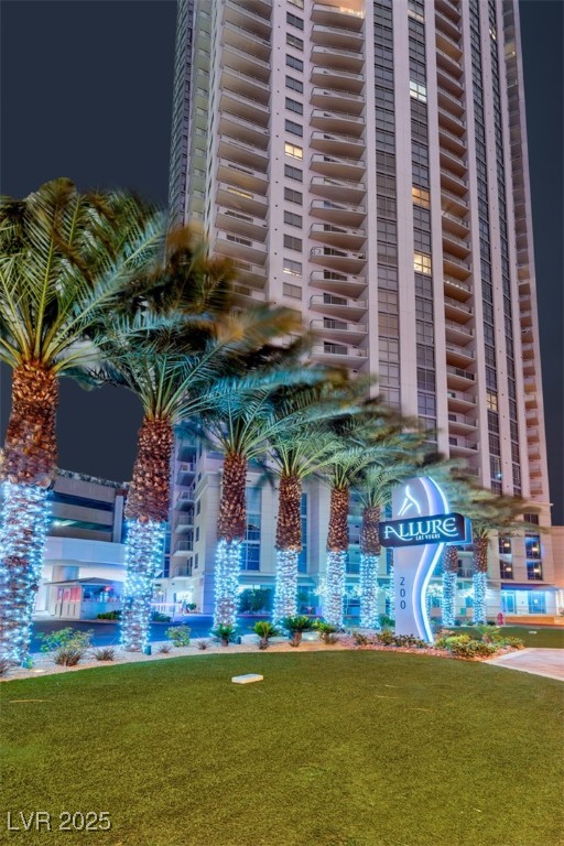 200 Sahara Avenue 2507