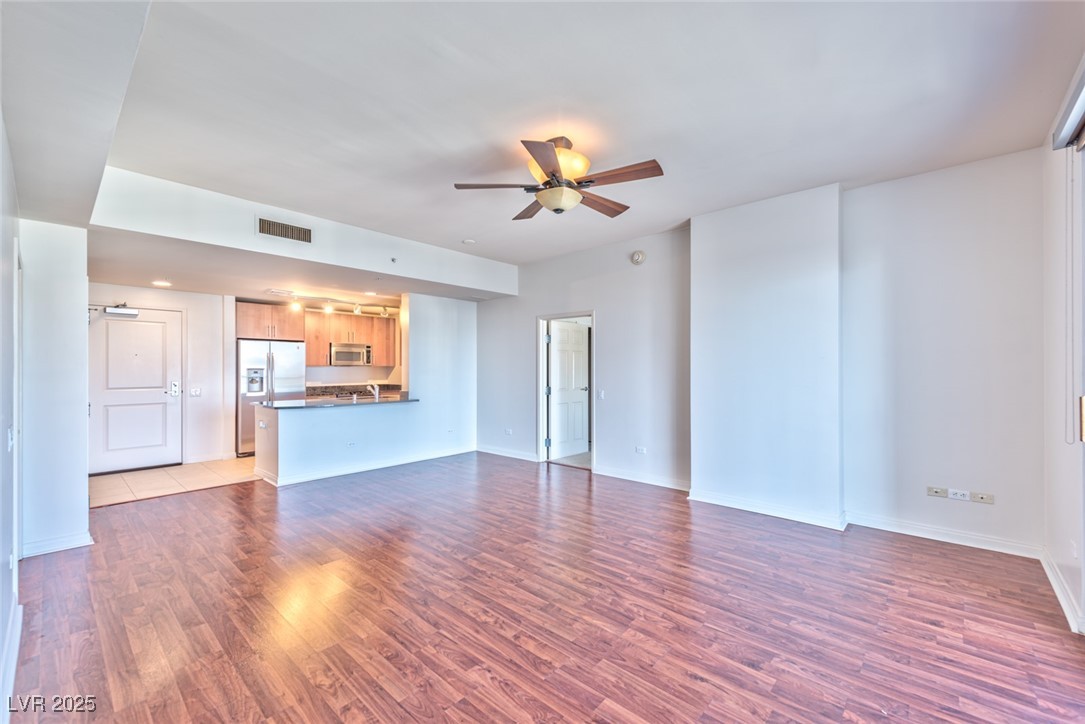 200 Sahara Avenue 2507