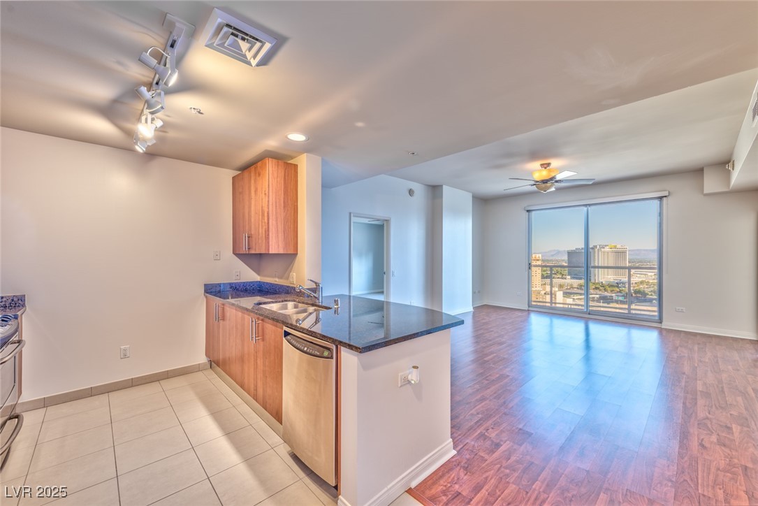 200 Sahara Avenue 2507