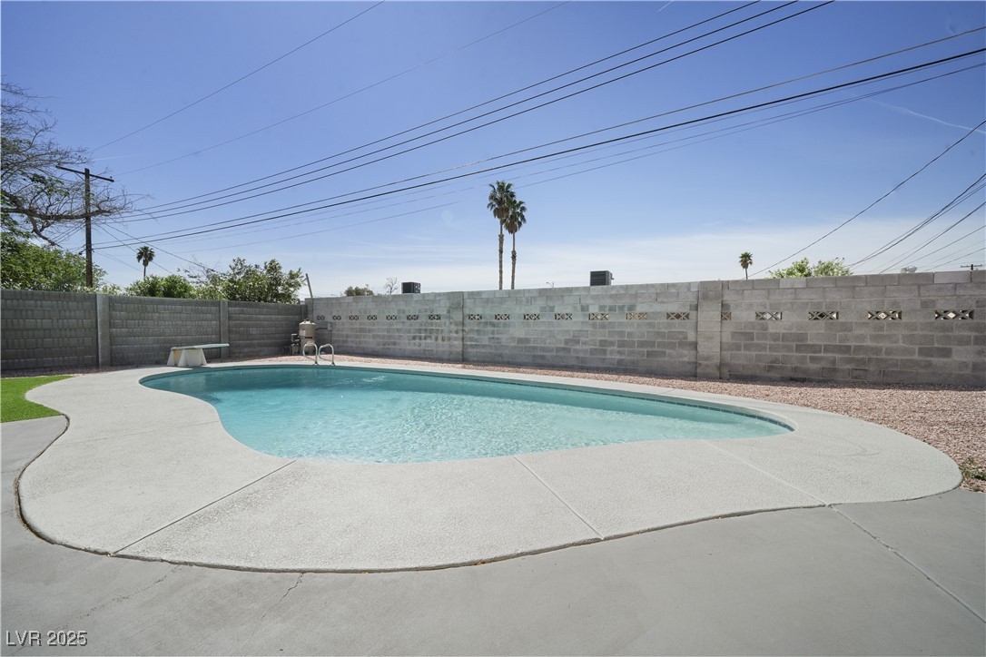 3905 Casa Grande Avenue