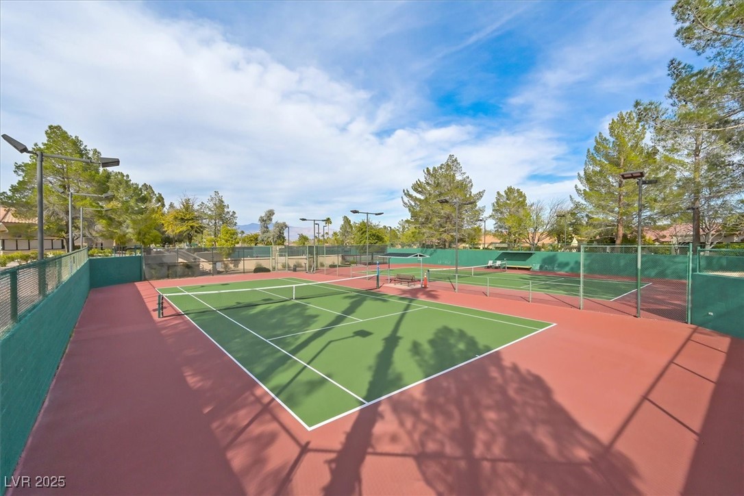 9552 Gold Bank Drive