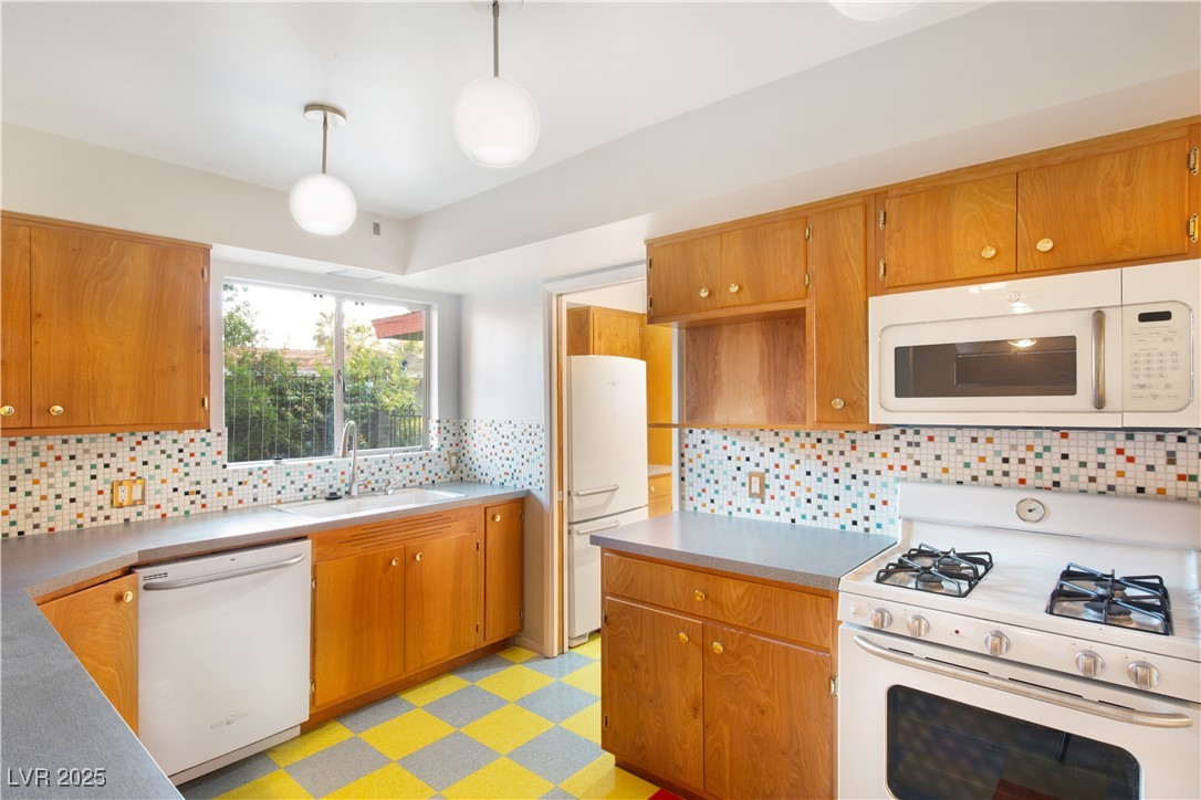 1608 Houssels Avenue