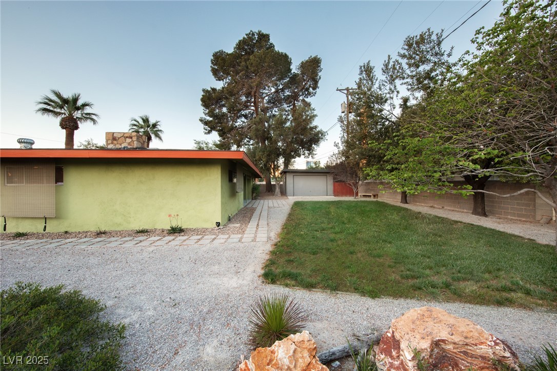 1608 Houssels Avenue