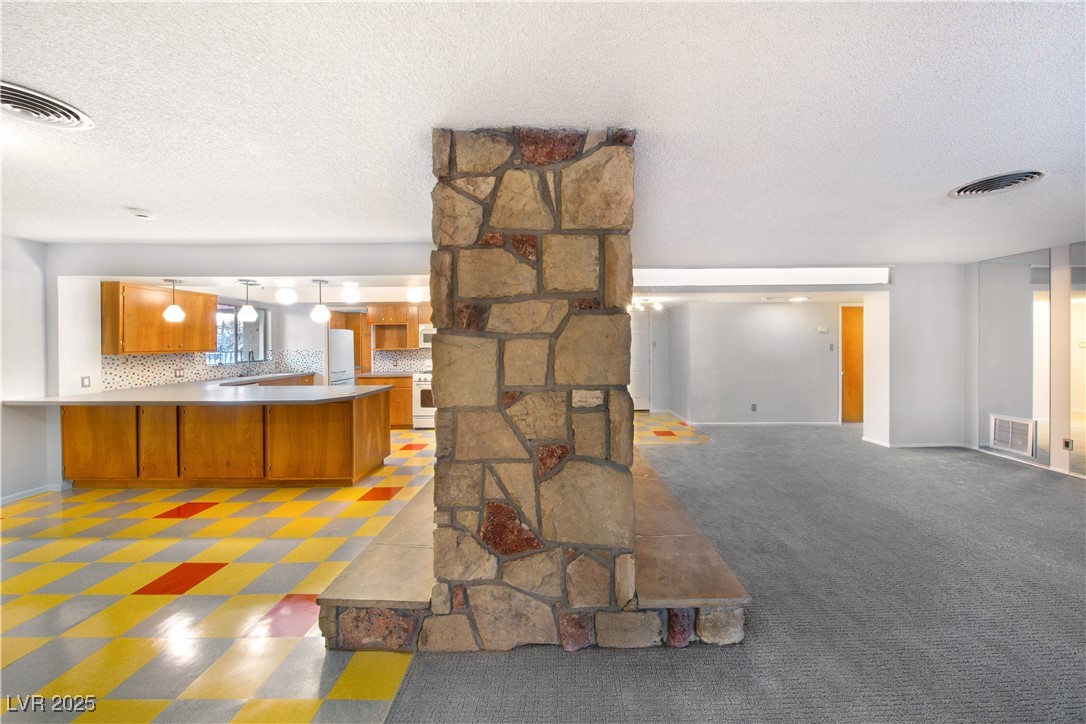 1608 Houssels Avenue