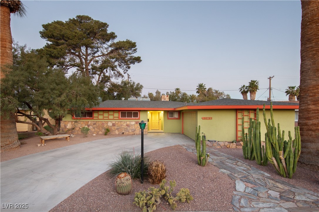 1608 Houssels Avenue