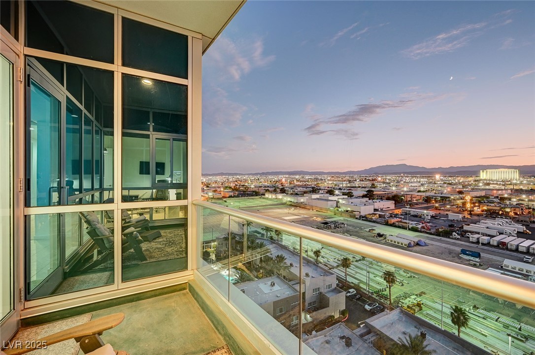 4525 Dean Martin Drive 1208