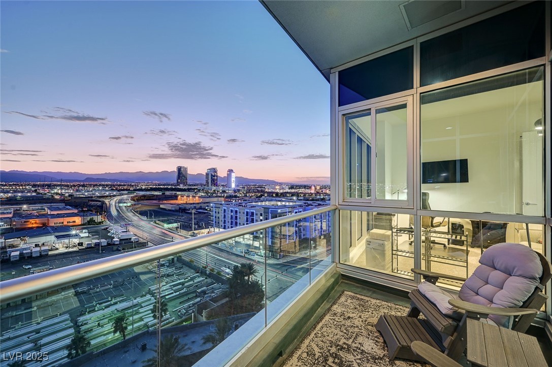 4525 Dean Martin Drive 1208
