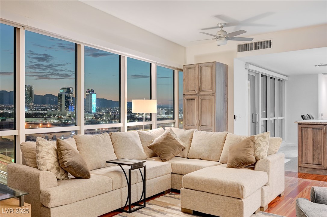4525 Dean Martin Drive 1208